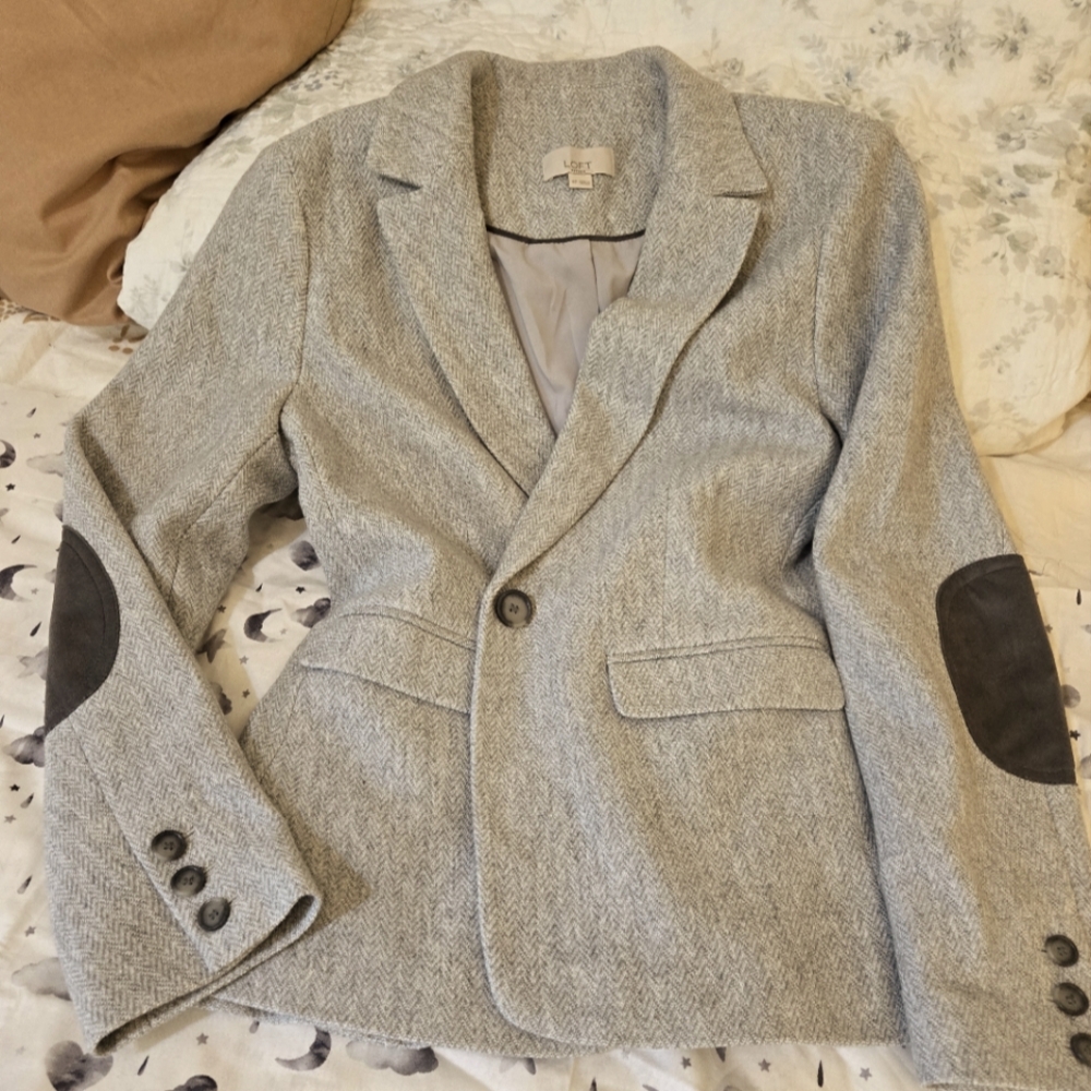 Loft like new, grey tweed blazer, soft suede elbow patches
